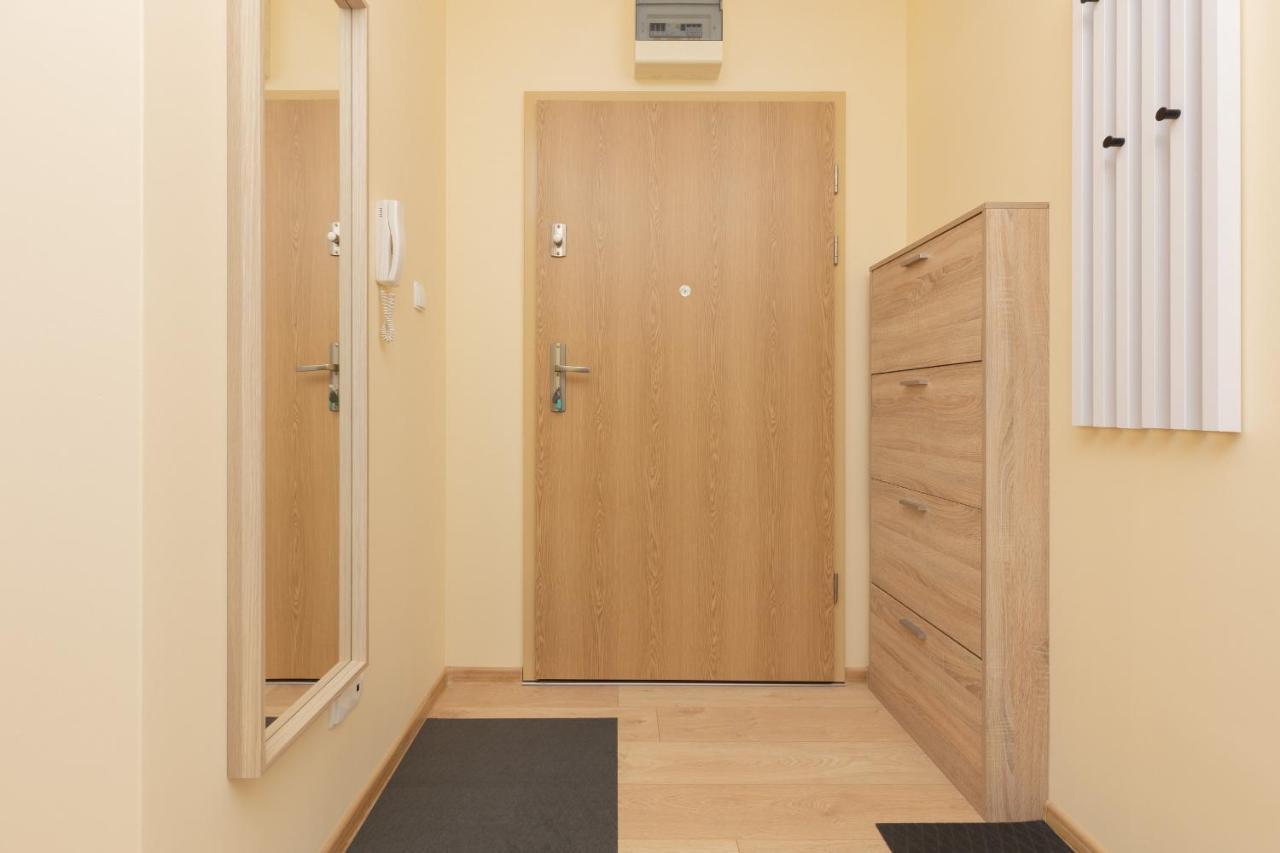 Praga Family Apartment With Parking By Noclegi Renters Varšava Exteriér fotografie