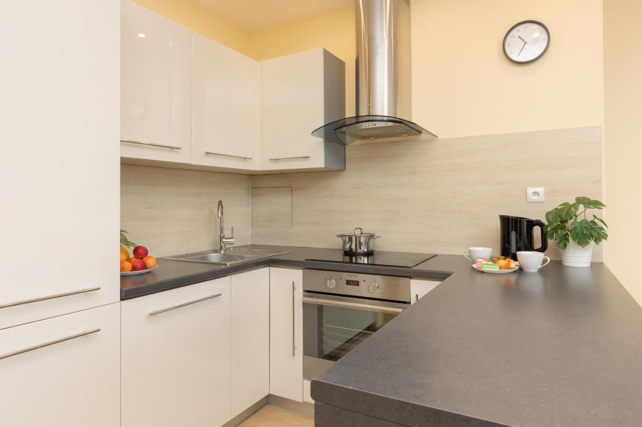 Praga Family Apartment With Parking By Noclegi Renters Varšava Exteriér fotografie