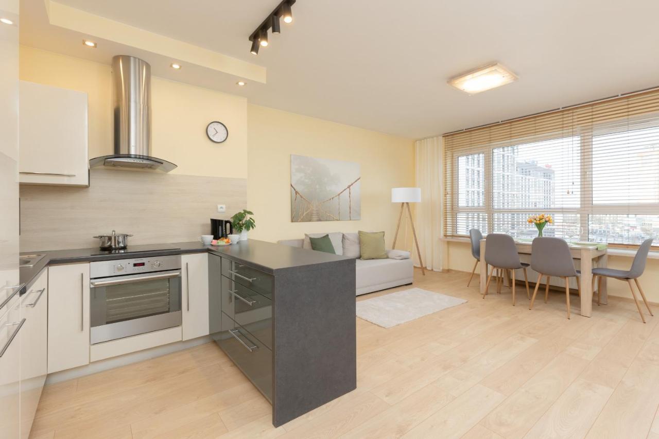Praga Family Apartment With Parking By Noclegi Renters Varšava Exteriér fotografie